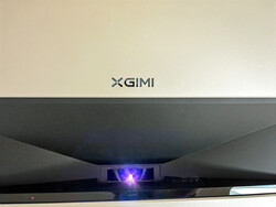 上手：Xgimi Aura。测试设备由德国Xgimi公司提供。