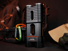 Lumitwin DL700 配有两块 21700 型 6,000mAh 锂离子电池。(图片来源：Kickstarter）