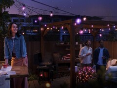 飞利浦 Hue 的 Festavia Globe Outdoor String Lights（如图）已在法国亚马逊上市。(图片来源：Smartlights.de）