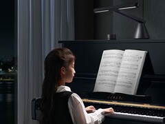 小米米家智能钢琴灯可以跟踪你的练习时间。(图片来源：小米)