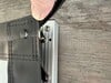 用40个按扣拉紧画布