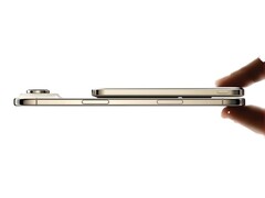 BMX SolidSafe Air Qi2 无线磁性移动电源的厚度为 6.8 毫米。