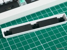 Keychron Q1 HE 8K 空格键泡沫能让声音安静下来。