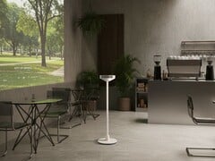 LG 的新型 MoodMate 投影仪(如图)也被称为 CineBeam M。