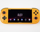 橙色的 Retroid Pocket 6。(图片来源:Retroid)