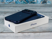 Apple iPhone 17 Pro 评测 - 更快、更长、更远。这就够了吗？