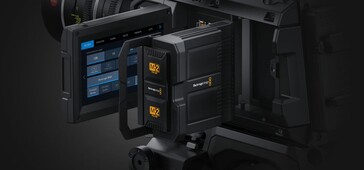 在 12K 模式下，Ursa 能以高达 4 GB/s 的速率记录 8TB Blackmagic 媒体模块。(来源：Blackmagic）