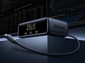 Baseus Spacemate RD1 Mini Dock 采用紧凑设计，大小与手机相仿。