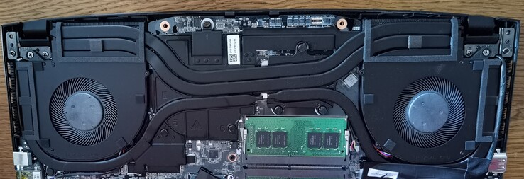 Aero 15 OLED XD - 带有双风扇系统的散热器