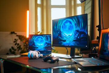 驱动外星人 AW2726DM 上的 240 Hz QHD 面板并不需要顶级台式机硬件,这使其成为游戏笔记本电脑的一种经济实惠的高速升级方案。