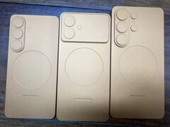 Galaxy S26/Pro（左）、Galaxy S26 Edge（中）和Galaxy S26 Ultra（右）的假机。(图片来源：索尼 Dickson on X）