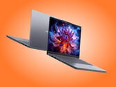尽管 IdeaPad Slim 3 14IPH11 是一款更注重预算的笔记本电脑，但它仍然配备了 OLED 显示屏。