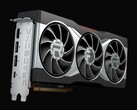 AMD Radeon RX 6800 XT 显卡特写渲染图，采用三风扇散热设计，银色护罩上有醒目的 Radeon 品牌标识。(图片来源：AMD）