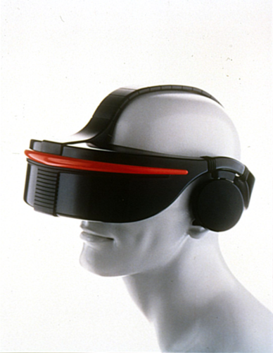 世嘉 VR 于 1991 年发布，并于 1993 年在冬季 CES 上展出（资料来源：世嘉）