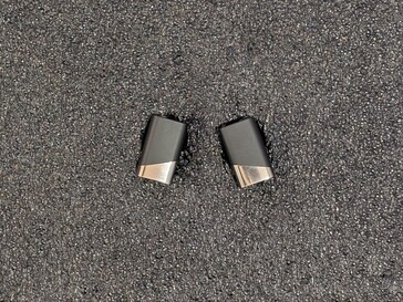 Status Pro X 无线耳塞的平面。