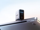 Laptop Charger Pro 能够识别 Mac 和 Windows 笔记本电脑。图为：展示该充电器识别功能的宣传图片。