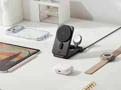 新型 ESR CryoBoost 可折叠三合一磁性充电站，适用于Apple 设备。(图片来源：ESR）