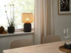 宜家SYMFONISK带Wi-Fi的扬声器灯有一个新的竹子灯罩。 (图片来源：宜家)