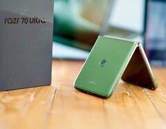 摩托罗拉 Razr Plus 2026(Razr 70 Plus)拥有诸多优势——遗憾的是,清晰地传达更新计划并非其中之一。