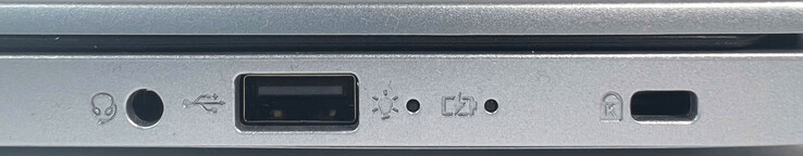 右边：组合音频端口，1个USB 2.0 Type-A，Kensington锁