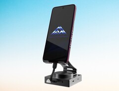 汇聚集线器为 FuriPhone 扩充了大量端口（图片来源：FuriLabs）