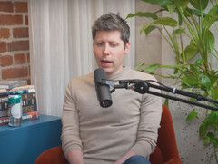OpenAI 首席执行官山姆-奥特曼（Sam Altman）谈论高级人工智能的危险。(图片来源：YouTube/This Past Weekend）