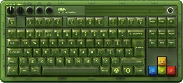 8BitDo 复古 87 机械键盘 Xbox 版英国布局。(图片来源:8BitDo)