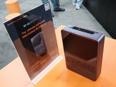 OneXGPU 3 配备了桌面 Radeon 9070 XT GPU。图：eGPU 演示版。(图片来源：OneXPlayer）