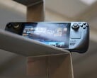 Valve Steam Deck 2 是图中 Steam Deck 的继任机型,不太可能在 2027 年推出。