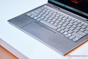 ThinkPad X1 2-in-1：带/TrackPoint 按钮的机械点击板