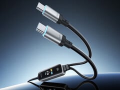 这款二合一快充线缆最大功率可达140W。图为展示两个USB-C输出端口的宣传图。