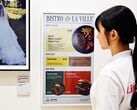 LG 最新推出的 E-Ink 显示屏可通过 Qi2 电源箱进行磁性充电。