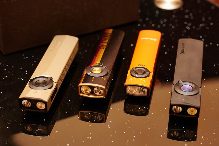 Arkpro Ultra、Arkfeld Pro、Arkfeld 和 Arkpro 的对比。(从左至右）/图片来源：Andreas Sebayang/Notebookcheck.com