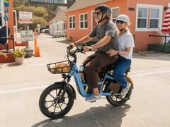 Segway Muxi Pro 电动自行车可选配第二个乘客座椅。
