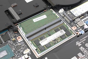 两个 SODIMM 插槽，总容量高达 64GB