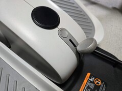 Active Desk 的踏板阻力可设置为七个级别