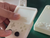MagicX XU Mini 2 测试设计揭示了手持设备的垂直布局。(图片来源：Retro Handhelds）