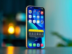 图中 iPhone 17 Pro 的后继机型有望配备更好的显示屏。