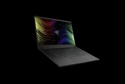 Razer Blade 17，由数码港提供