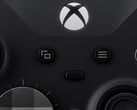 Xbox Elite 无线手柄第二代的特写镜头。