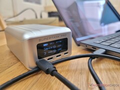 Zendure SuperTank Pro OLED电源可为任何USB-C笔记本电脑完全充电