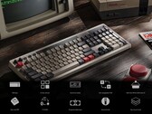 新款 8BitDo Retro 108 机械键盘是 8BitDo 现有机械键盘的升级版。(图片来源：8BitDo - 已编辑）