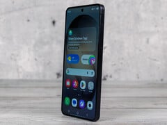 与Galaxy S26 相比,基本版Galaxy S27 可以使用不同的显示屏。
