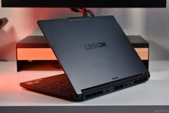 联想Legion 5 15AGP11。