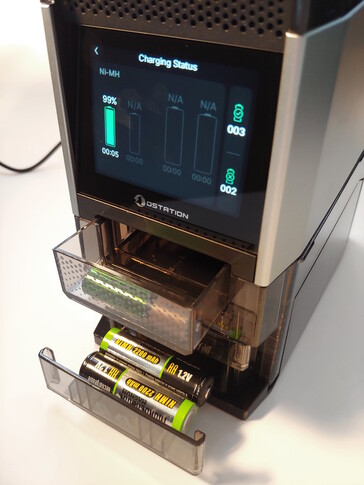 处理过的细胞分为三个仓。(图片来源:Notebookcheck)