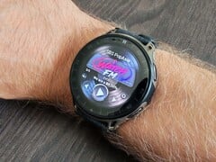 WatchFM 应用仍需连接智能手机