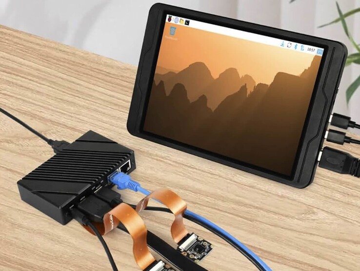 基于 CM5 的微型电脑可作为功能相当强大的业余系统使用。