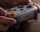 8BitDo 推出的 64 经典灰色控制器深得怀旧情怀。(图片来源:8BitDo)