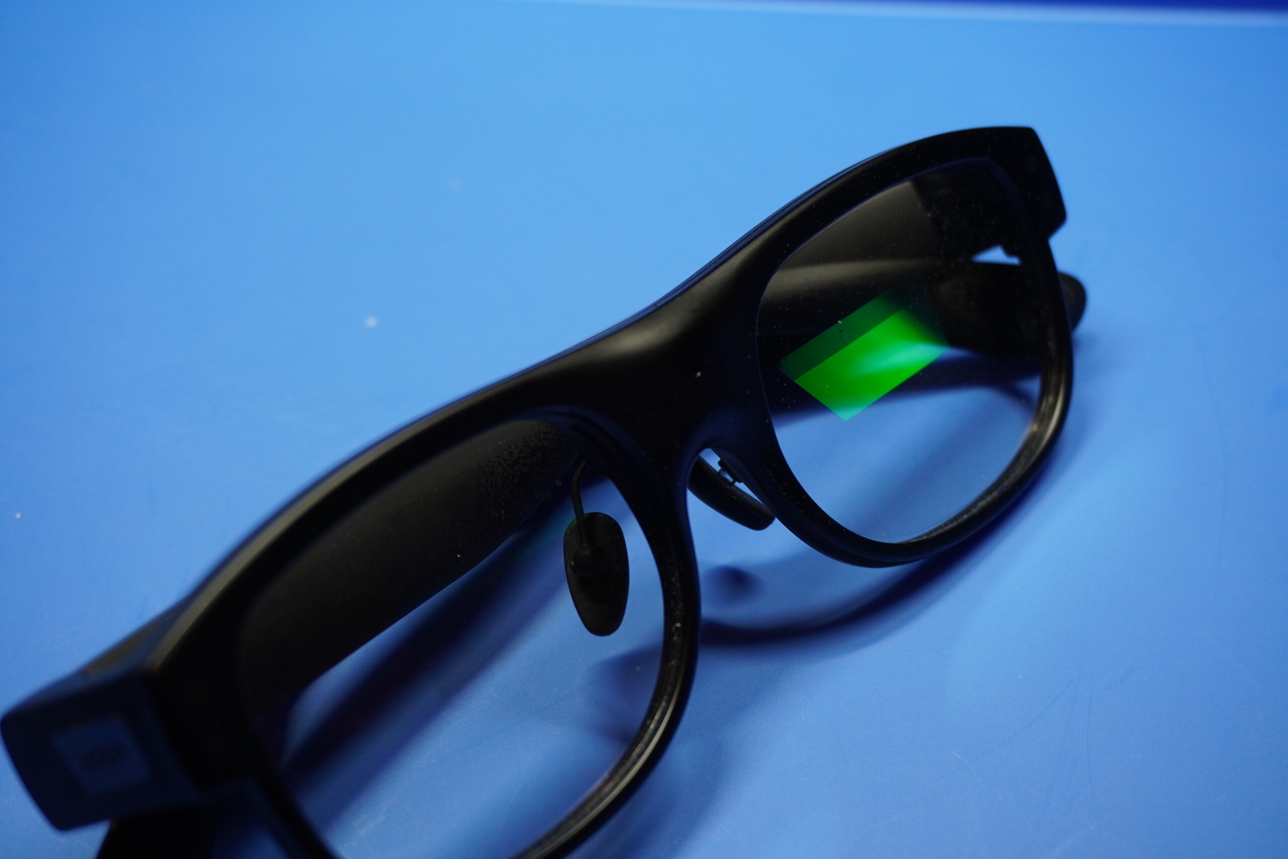 无论用户喜欢与否，他们的眼睛都是绿色的