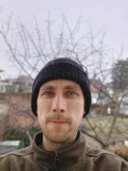 使用 3200 万像素摄像头自拍